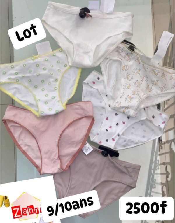 Lot slips filles 9/10ans  2500f